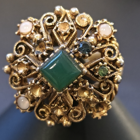 Vintage Florenza Style Czech Filigree Cocktail Ring - Emerald Green Art Glass - Picture 2 of 10